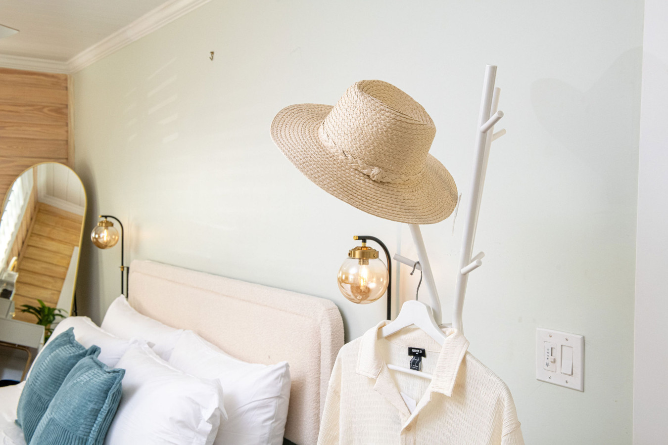 King Bed, Steps to Madeira Beach, Heated Pool, Private - Madeira Beach