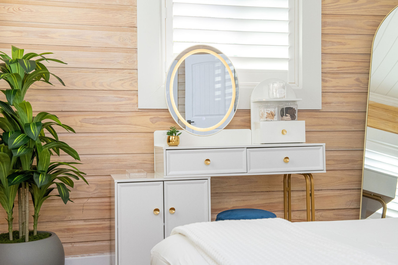 King Bed, Steps to Madeira Beach, Heated Pool, Private - Madeira Beach