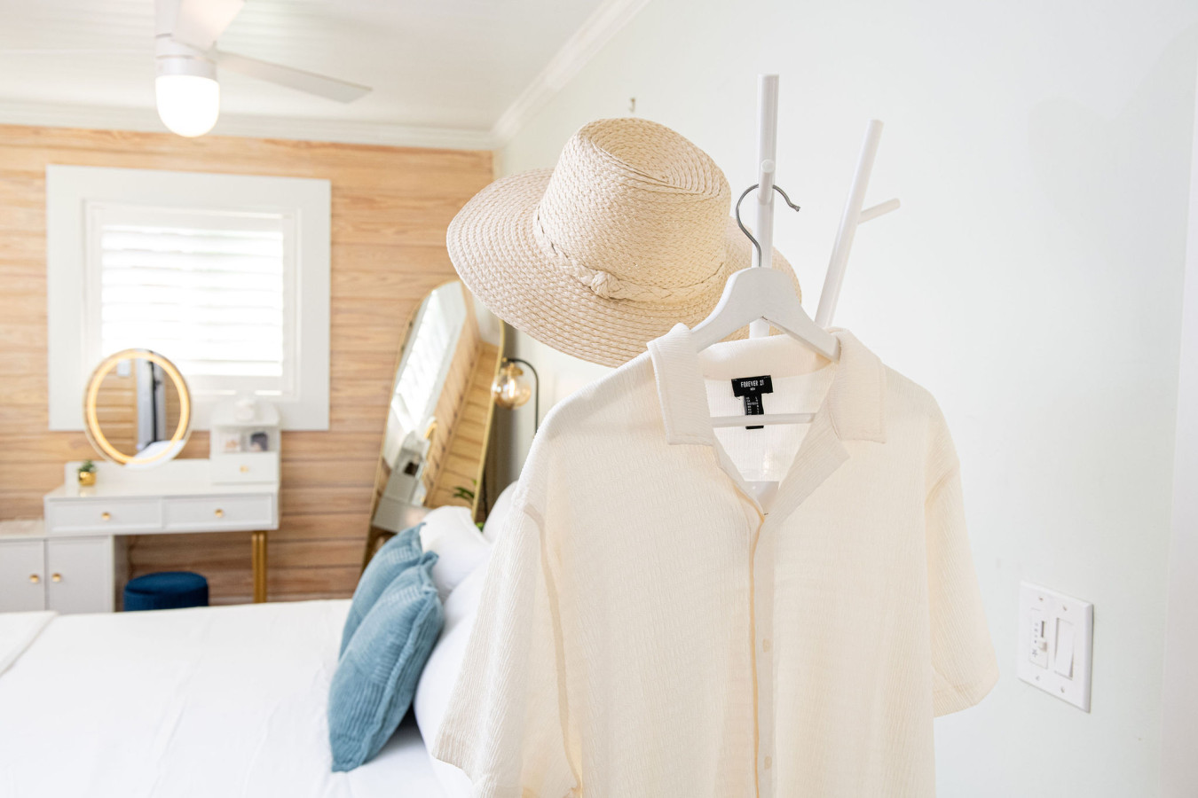 King Bed, Steps to Madeira Beach, Heated Pool, Private - Madeira Beach