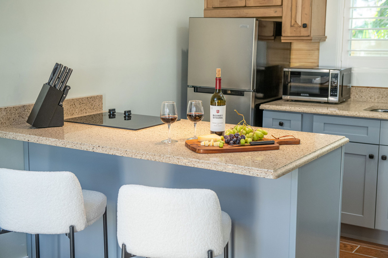 King Bed, Steps to Madeira Beach, Heated Pool, Private - Madeira Beach