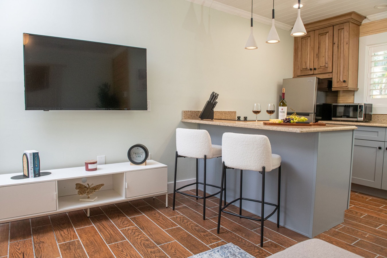 King Bed, Steps to Madeira Beach, Heated Pool, Private - Madeira Beach