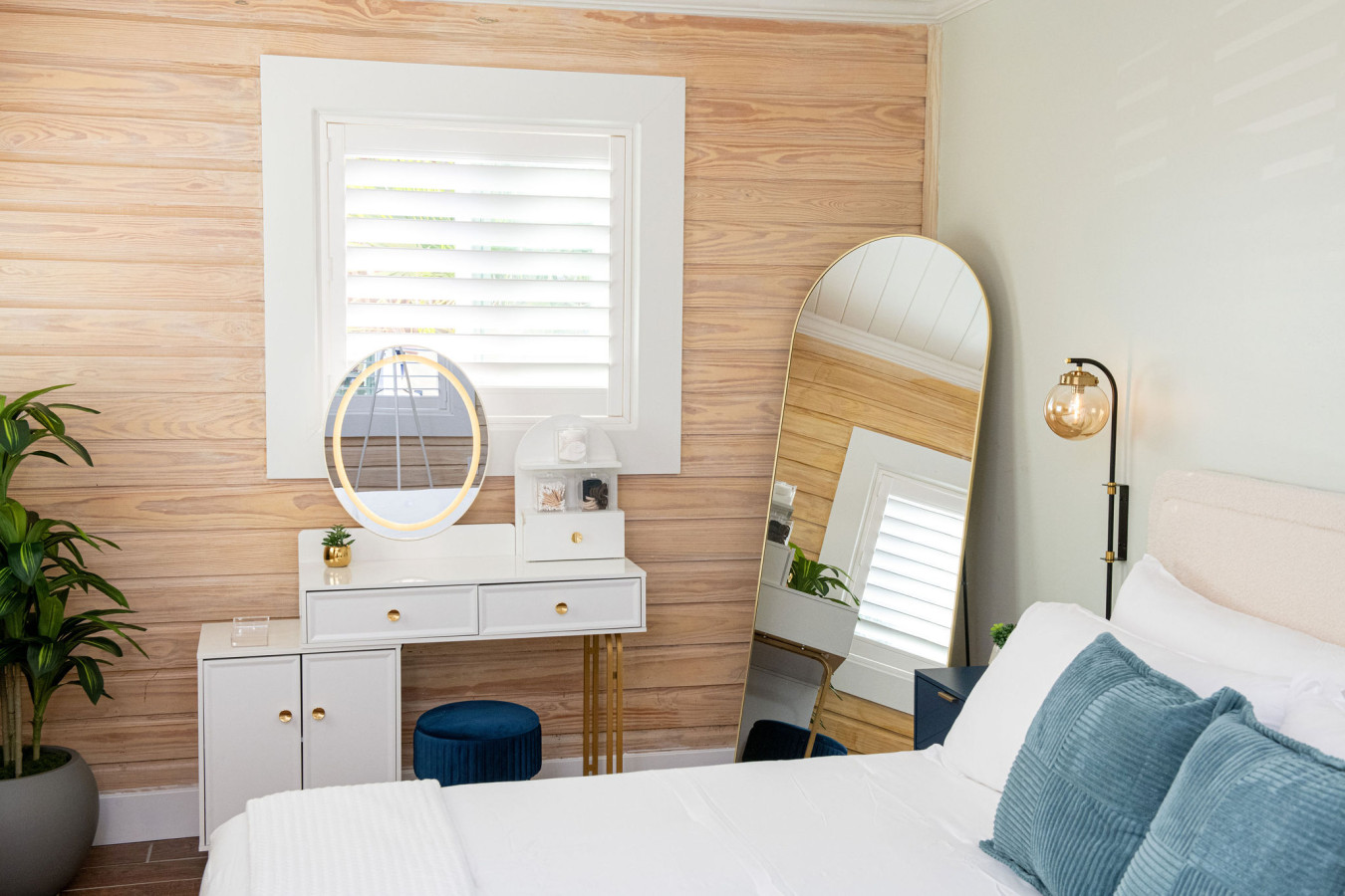 King Bed, Steps to Madeira Beach, Heated Pool, Private - Madeira Beach