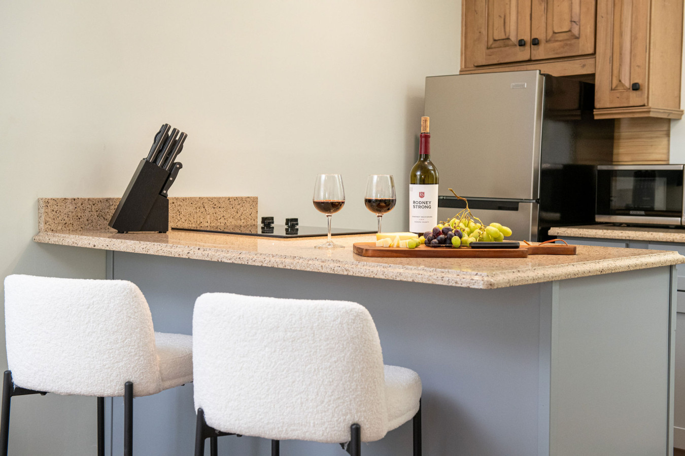 King Bed, Steps to Madeira Beach, Heated Pool, Private - Madeira Beach