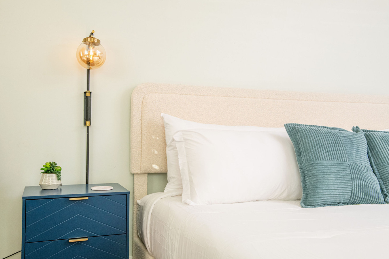 King Bed, Steps to Madeira Beach, Heated Pool, Private - Madeira Beach