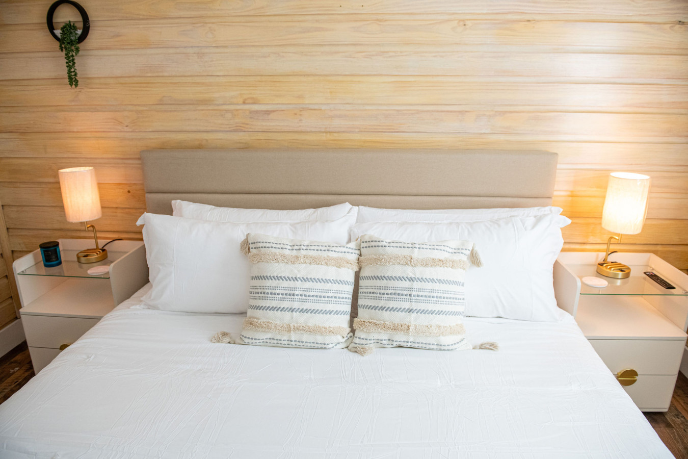 King Bed, Step to Madeira Beach, Heated Pool, Private - Madeira Beach