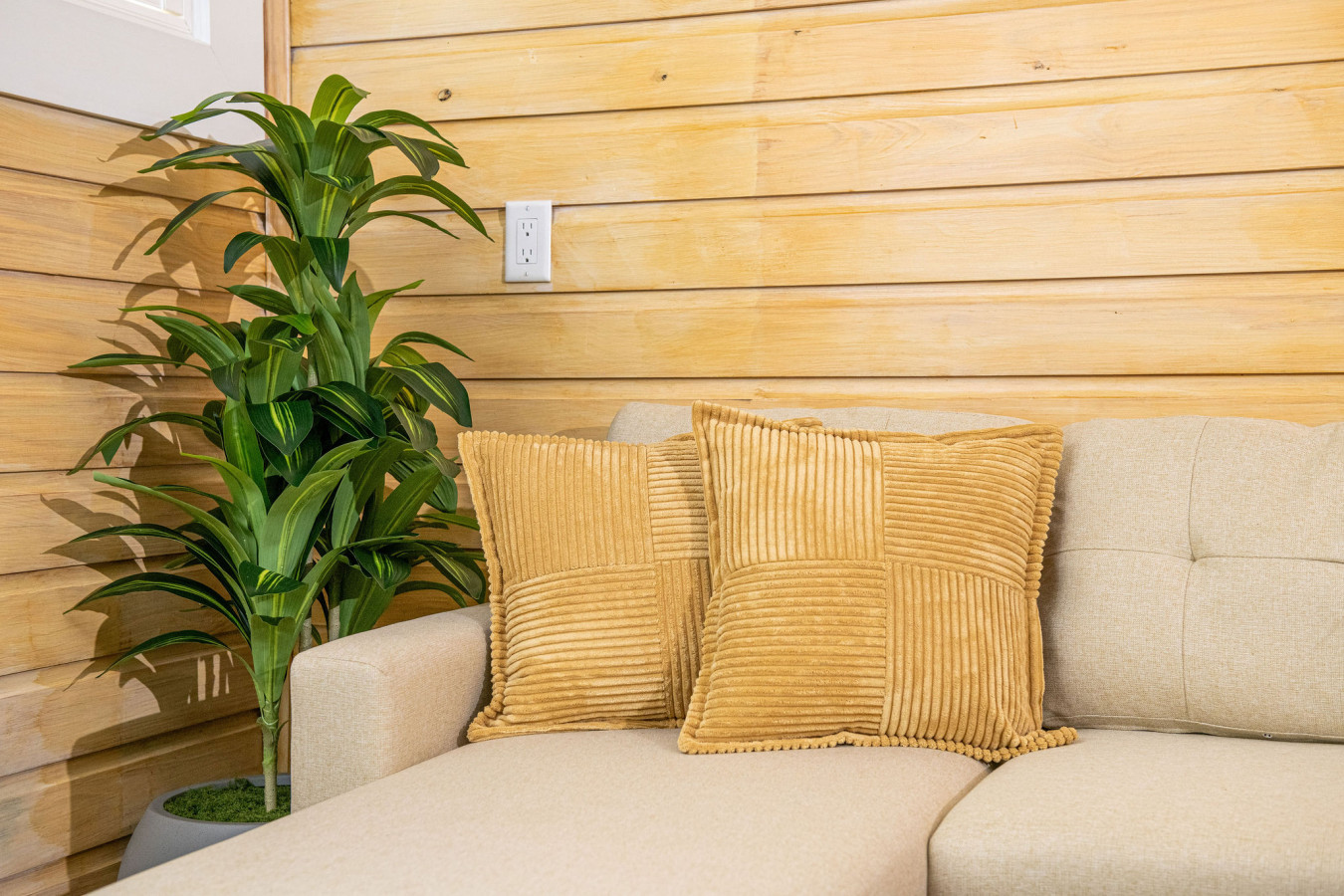 King Bed, Step to Madeira Beach, Heated Pool, Private - Madeira Beach