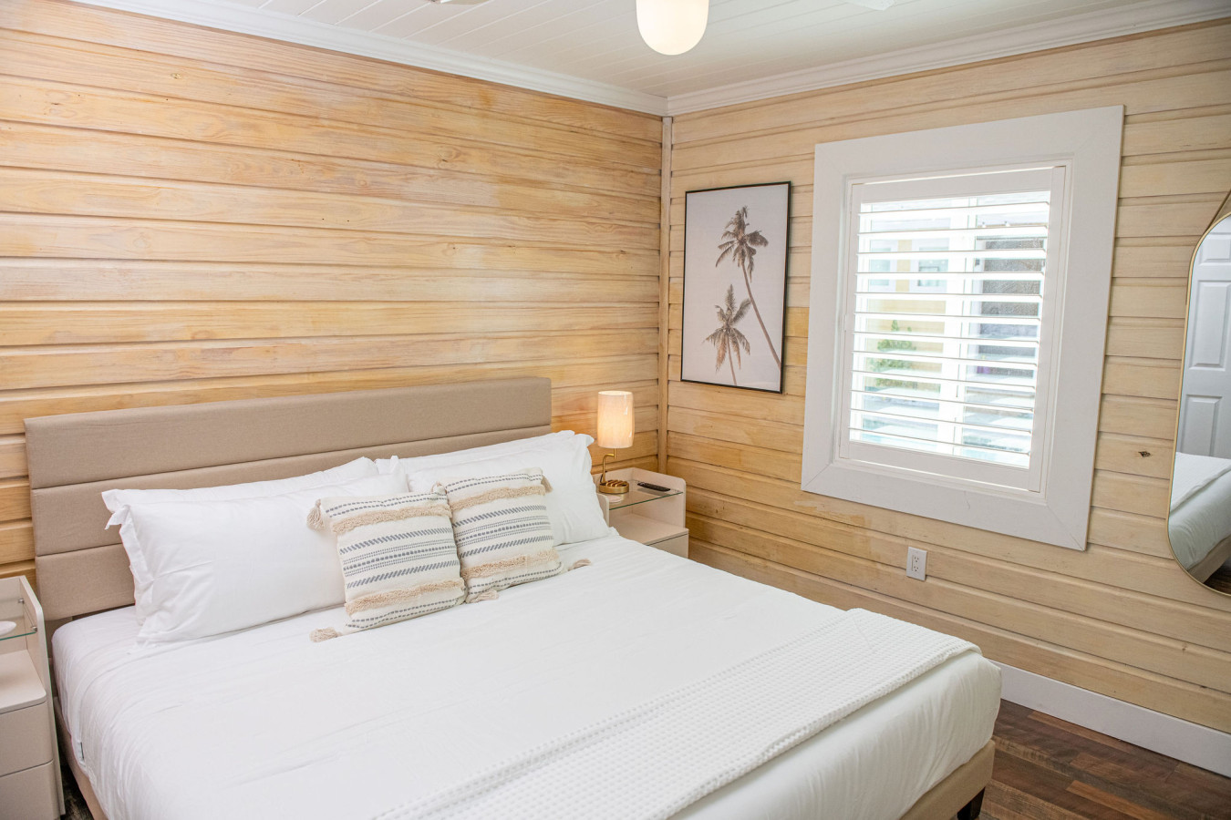 King Bed, Step to Madeira Beach, Heated Pool, Private - Madeira Beach