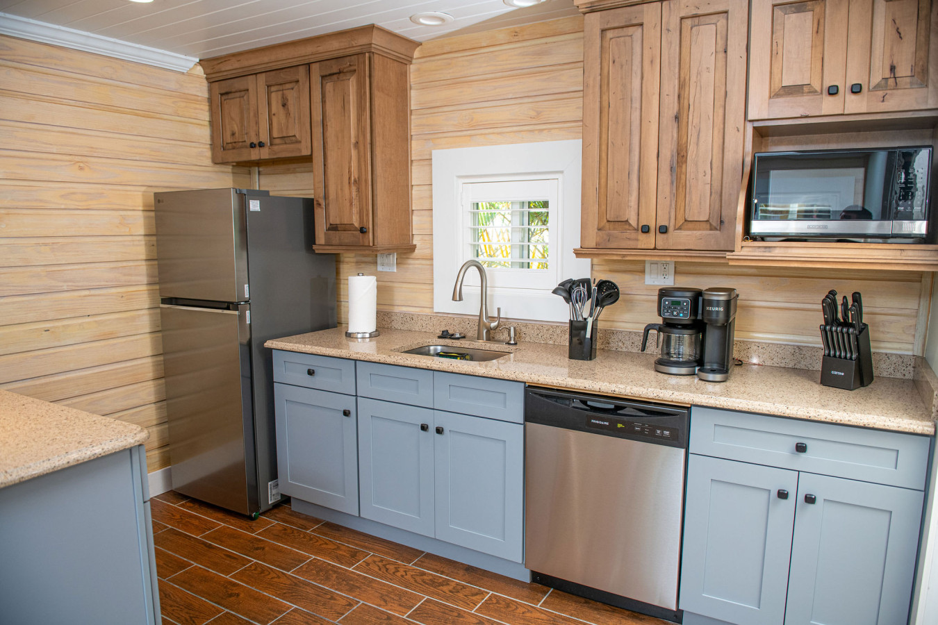 King Bed, Step to Madeira Beach, Heated Pool, Private - Madeira Beach