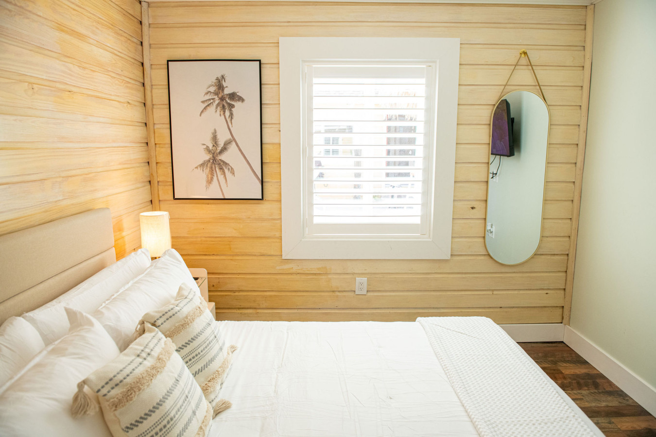 King Bed, Step to Madeira Beach, Heated Pool, Private - Madeira Beach