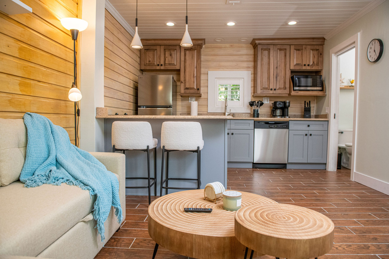 King Bed, Step to Madeira Beach, Heated Pool, Private - Madeira Beach