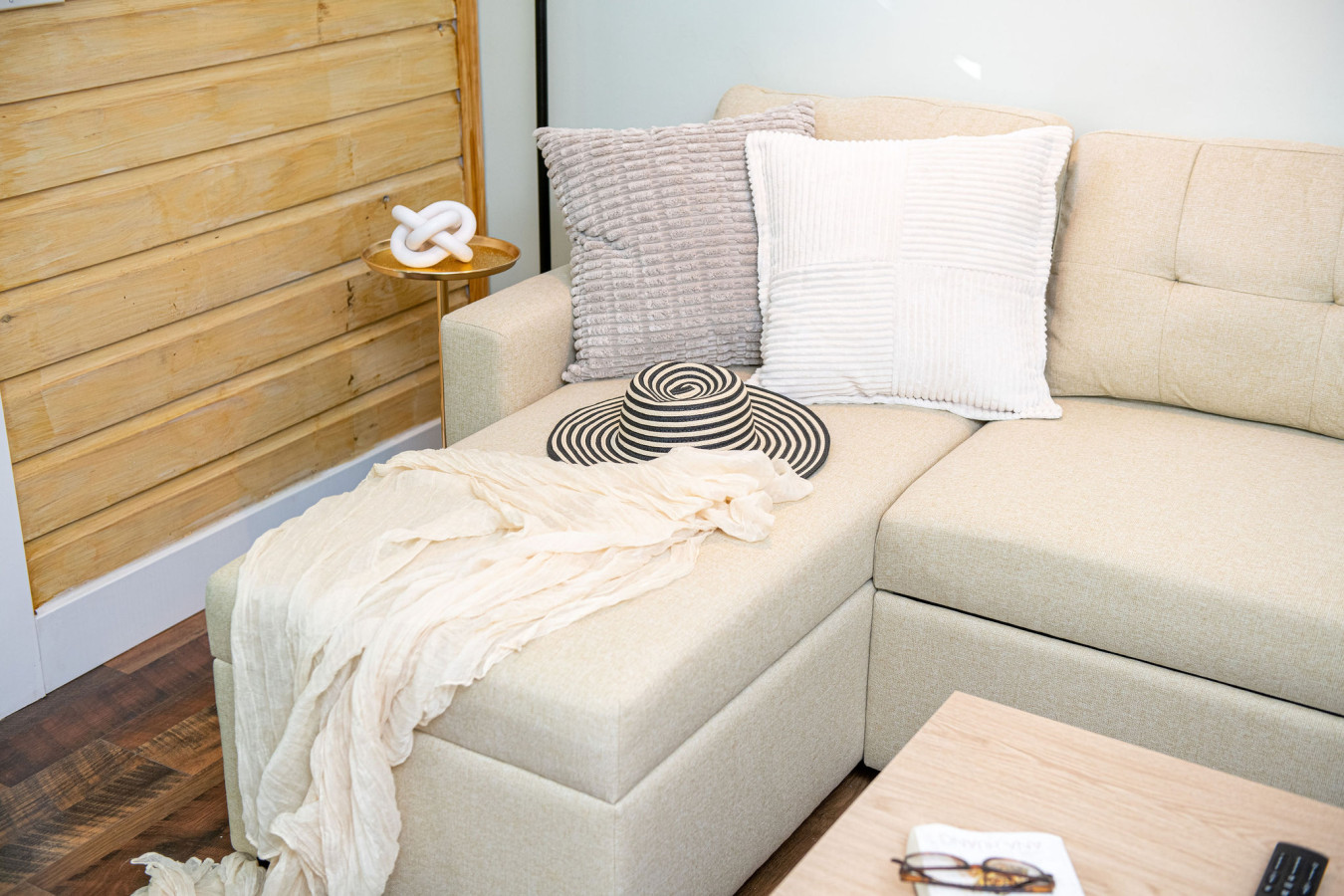 King Bed-Step to Madeira Beach-Heated Pool-Private - Madeira Beach