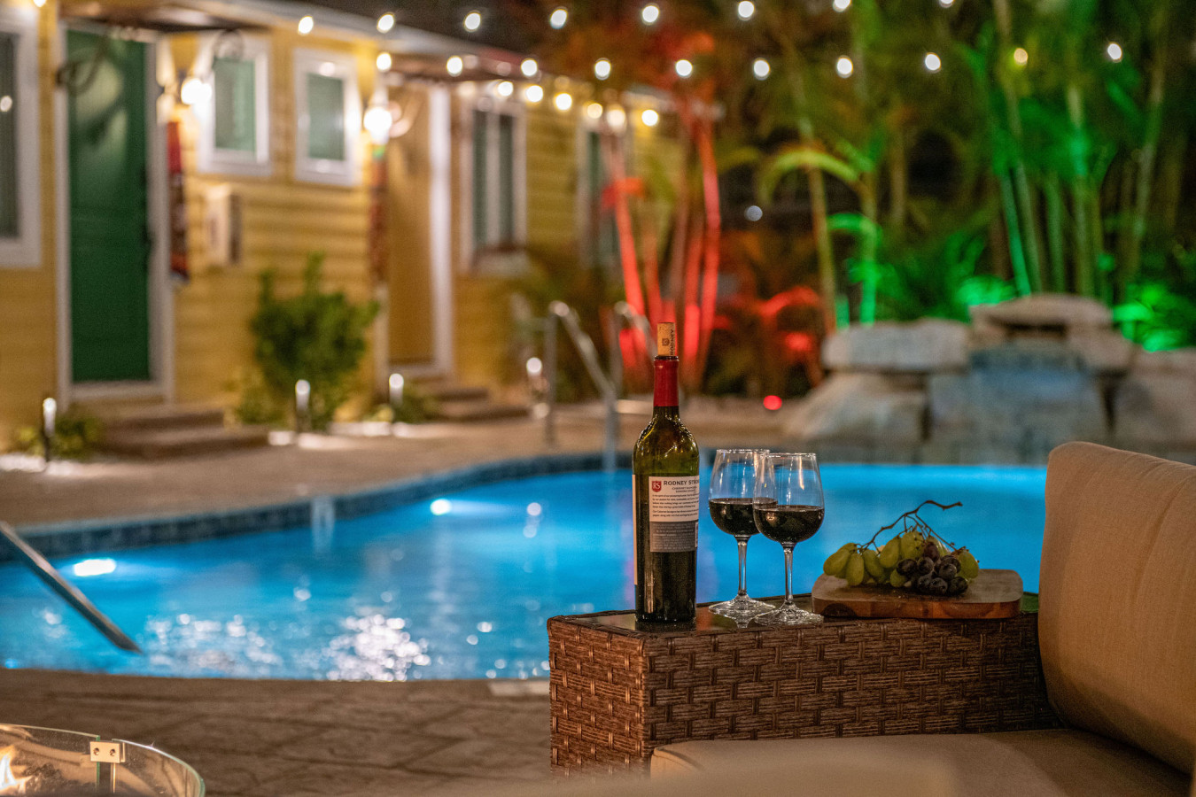 king-bed-step-to-madeira-beach-heated-pool-private/