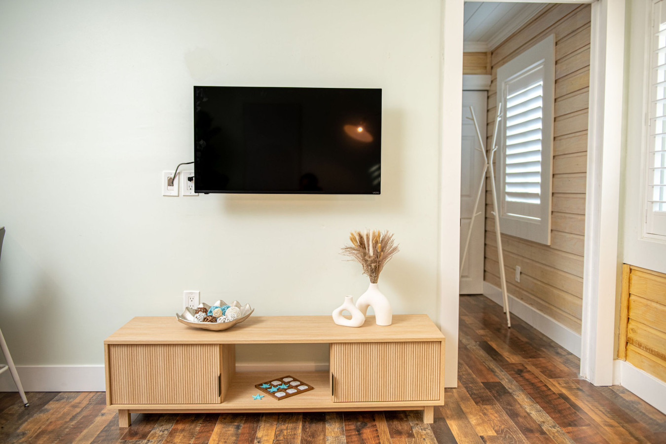 King Bed-Step to Madeira Beach-Heated Pool-Private - Madeira Beach