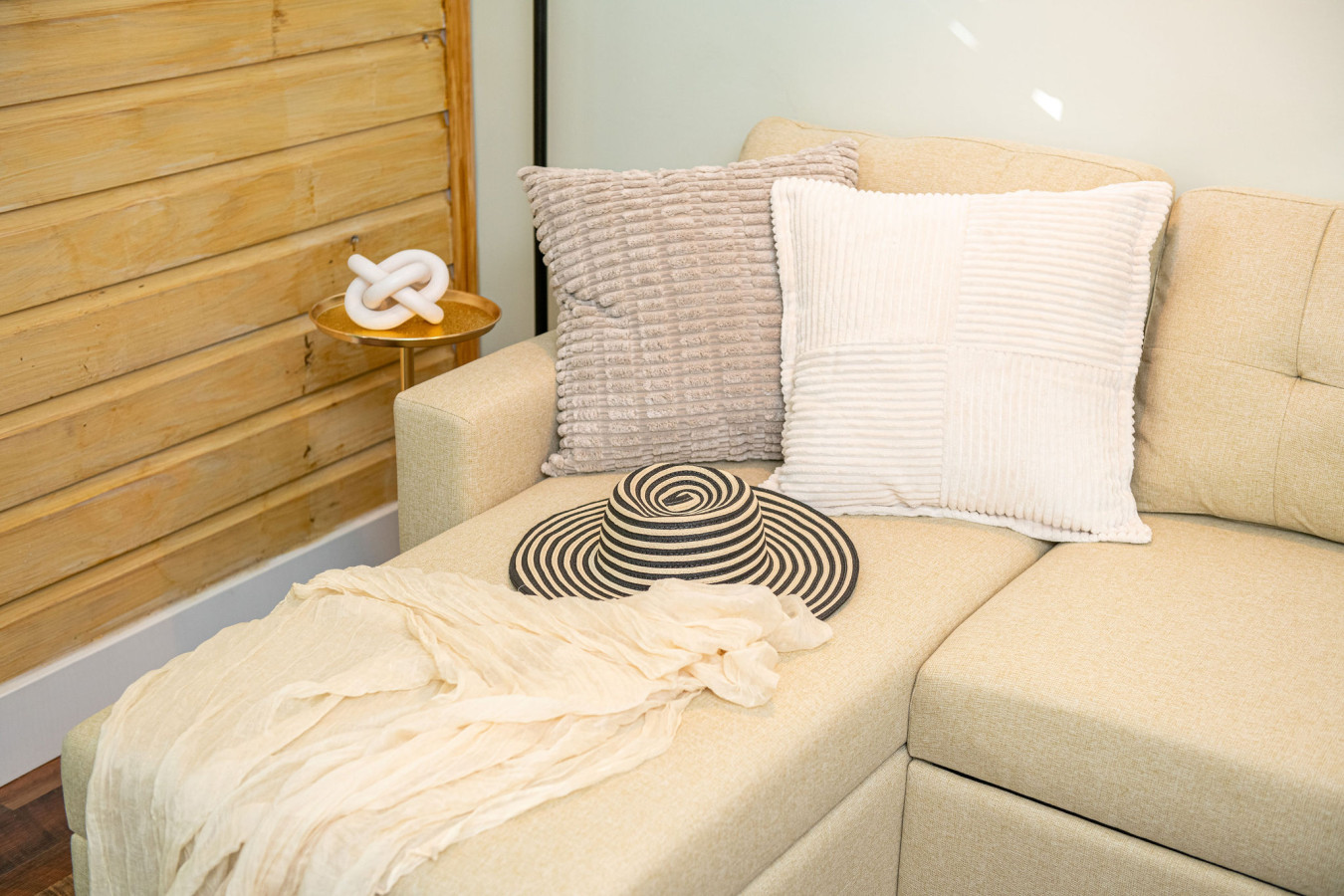 King Bed-Step to Madeira Beach-Heated Pool-Private - Madeira Beach