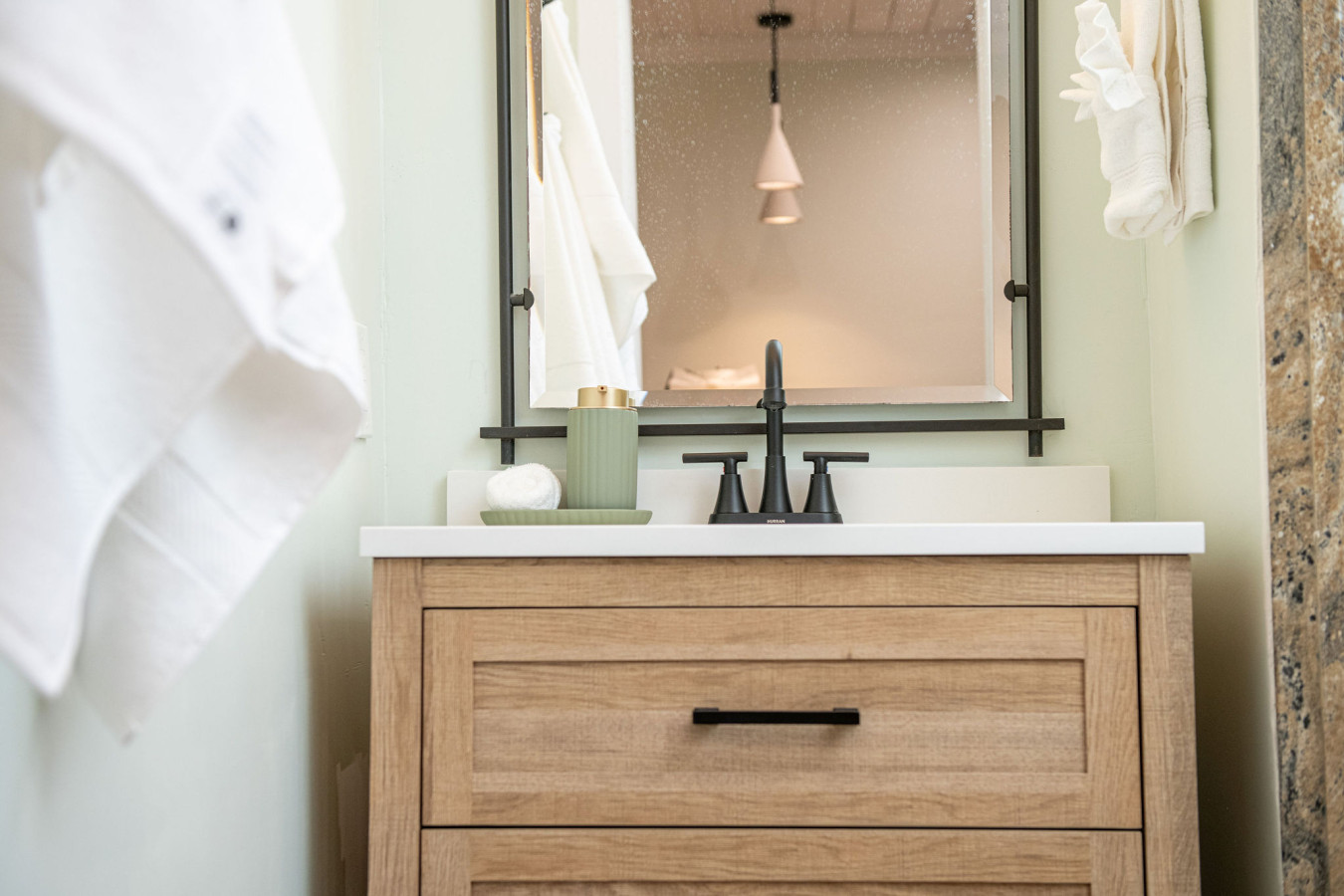 King Bed-Step to Madeira Beach-Heated Pool-Private - Madeira Beach