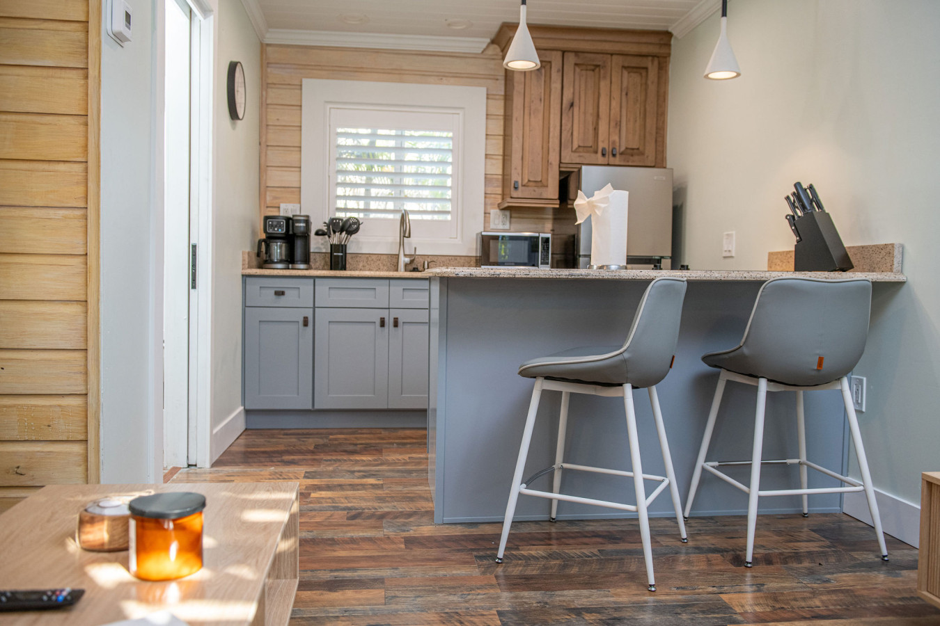 King Bed-Step to Madeira Beach-Heated Pool-Private - Madeira Beach