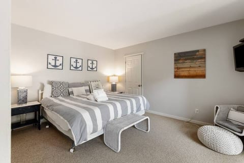 4Bd/3Ba, Beach/Pool/Pickleball/Tennis/Pet Friendly