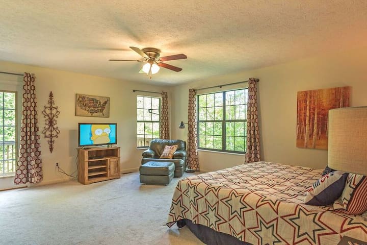 Cabin Close to Pigeon Forge/Gatlinburg W/ Hot Tub