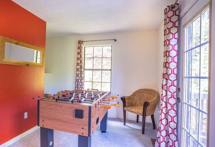 Cabin Close to Pigeon Forge/Gatlinburg W/ Hot Tub