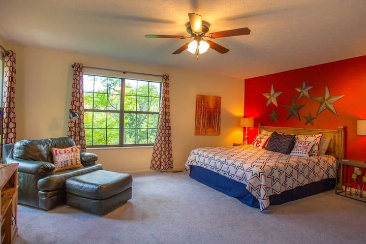 Cabin Close to Pigeon Forge/Gatlinburg W/ Hot Tub