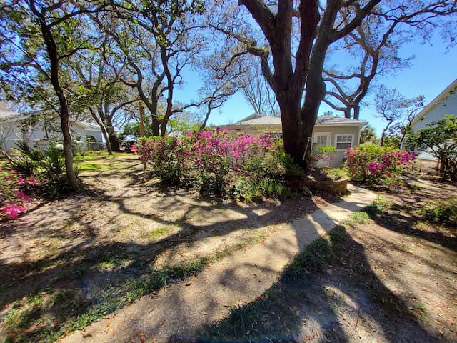 Nature's Nest Cottage on the Sound - Pets Welcome! - Mary Esther