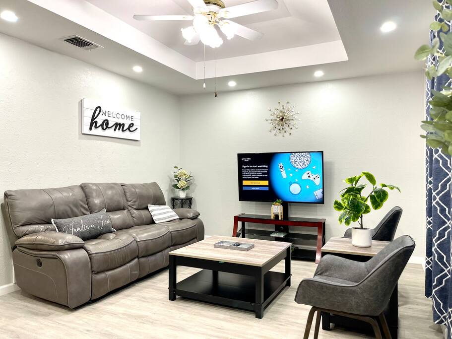 Nice & cozy home/free internet/private parking
