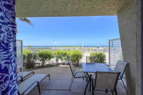 Ground Floor, Direct Oceanview on LBK!