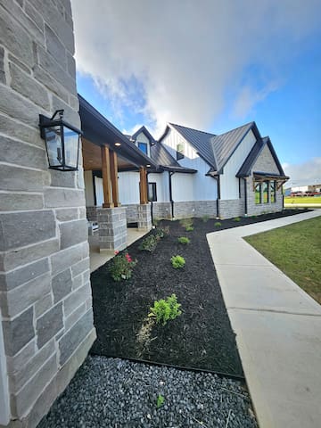 Roxell Ranch-A Country Retreat
12 Guests 6 beds - Brenham