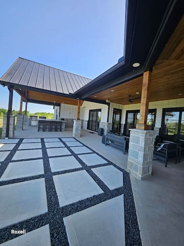 Roxell Ranch-A Country Retreat
12 Guests 6 beds - Brenham