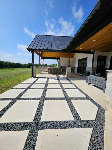 Roxell Ranch-A Country Retreat
12 Guests 6 beds - Brenham