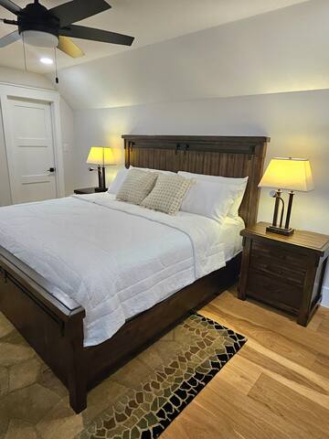 Roxell Ranch-A Country Retreat
12 Guests 6 beds - Brenham