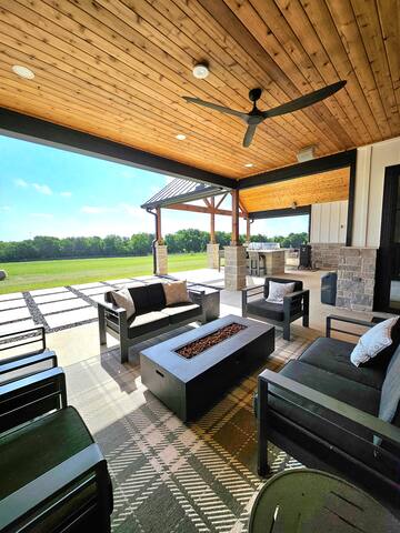 Roxell Ranch-A Country Retreat
12 Guests 6 beds - Brenham