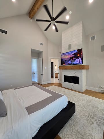 Roxell Ranch-A Country Retreat
12 Guests 6 beds - Brenham