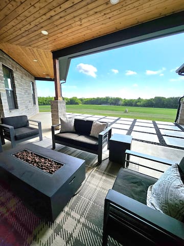 Roxell Ranch-A Country Retreat
12 Guests 6 beds - Brenham