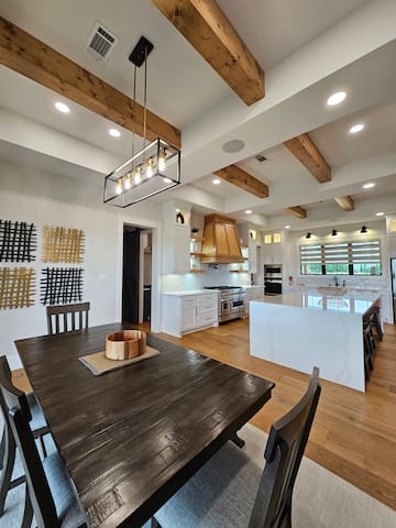 Roxell Ranch-A Country Retreat
12 Guests 6 beds - Brenham