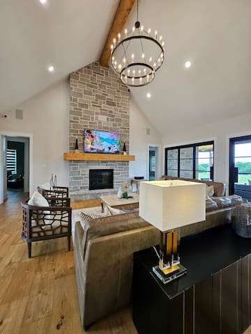 Roxell Ranch-A Country Retreat
12 Guests 6 beds - Brenham