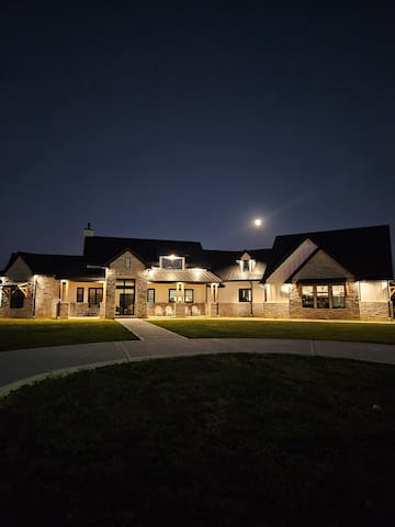 Roxell Ranch-A Country Retreat
12 Guests 6 beds - Brenham