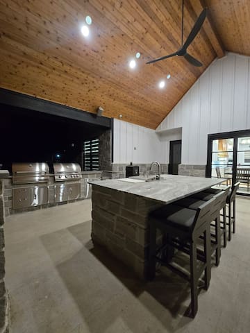 Roxell Ranch-A Country Retreat
12 Guests 6 beds - Brenham