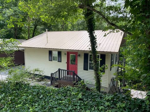 Cabin Retreat – Relaxation and Adventure Await