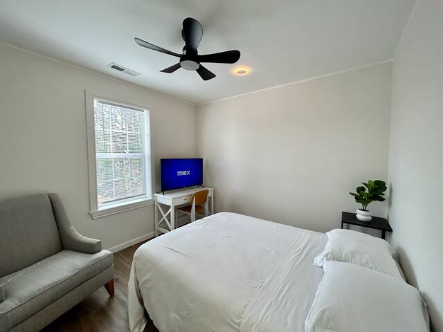 2 Bedroom Apartment in SONO!