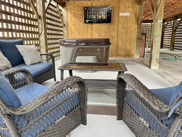 Forever Young - Hot Tub & Pet Friendly