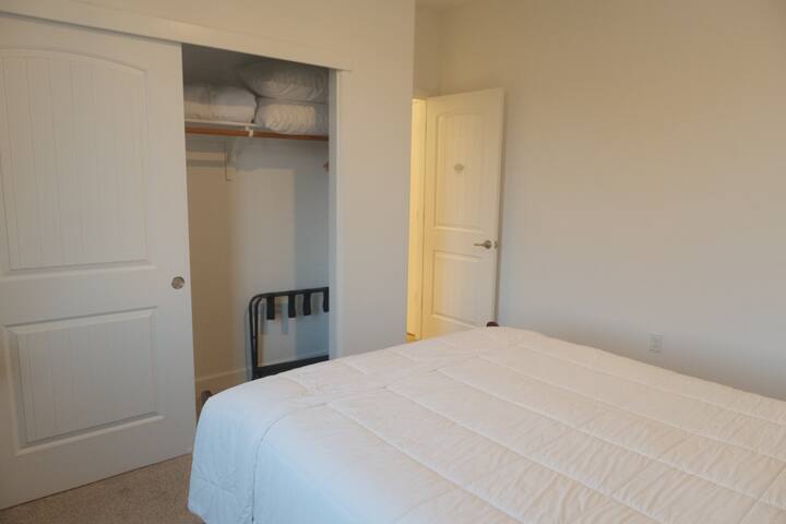 Modern Clean Casita with private bath, kitchenette - Stockton Modern Clean Casita with private bath, kitchenette - Stockton