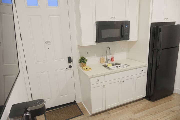 Modern Clean Casita with private bath, kitchenette - Stockton Modern Clean Casita with private bath, kitchenette - Stockton