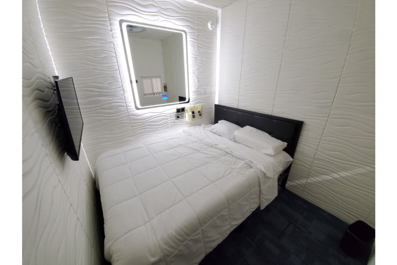 Cozy Private Room in Prime Downtown Chicago