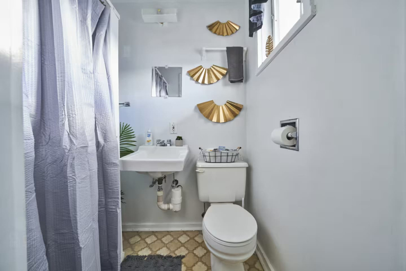 Cozy Room | Pool & Spot