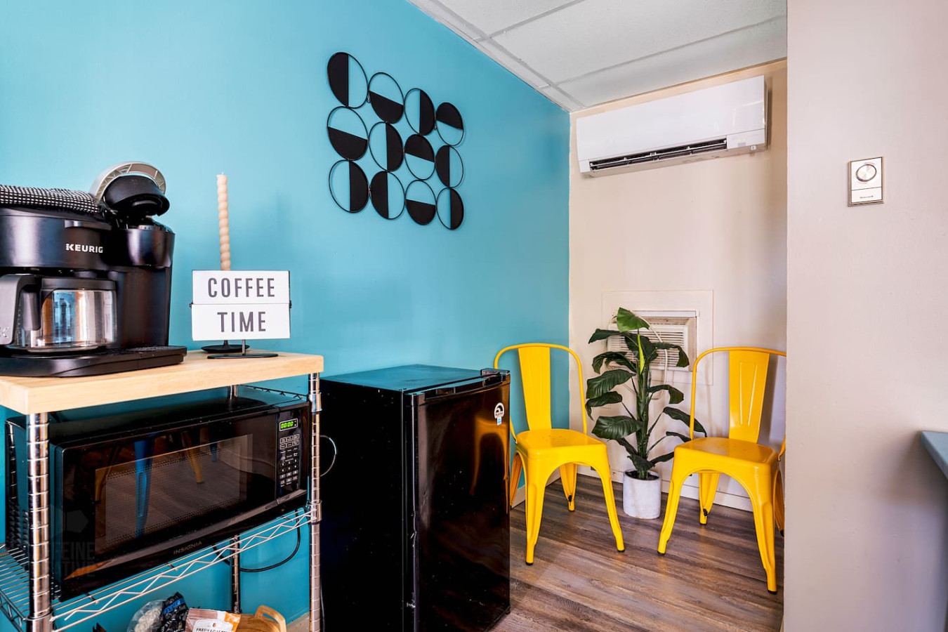 Cozy Motel Stay – 2 Full Beds, Pool & Free Parking