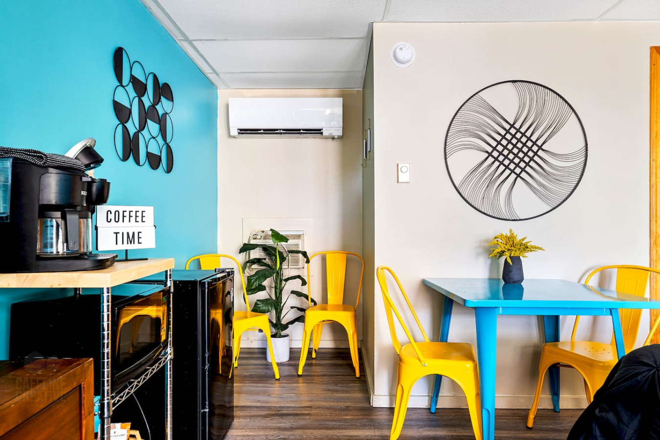 Cozy Motel Stay – 2 Full Beds, Pool & Free Parking