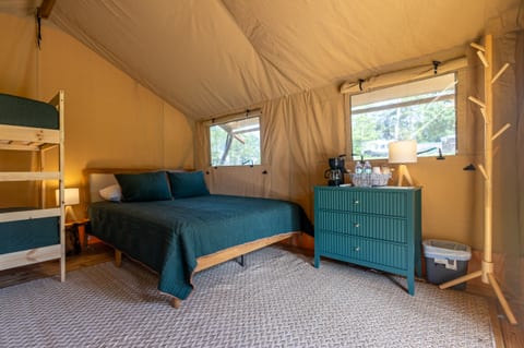 Lakeside Escape | Glamping Retreat at Lake Livingston