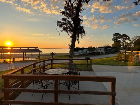 Glamping Getaway on Lake Livingston