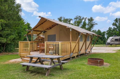 Glamping Getaway on Lake Livingston